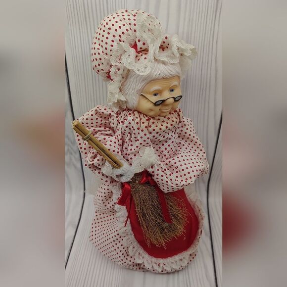 FREE w/ Purchase Vintage Handmade  Grandma Dolls - Picture 11 of 16